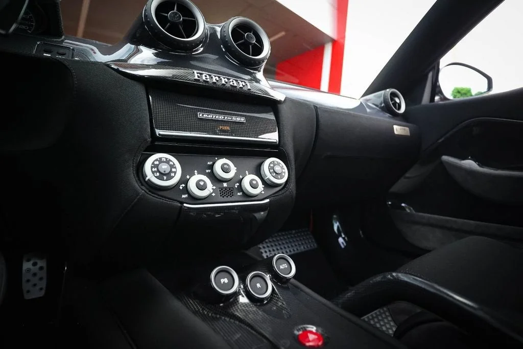 Used 2011 Grigio Titanio Metall Ferrari Base image 41