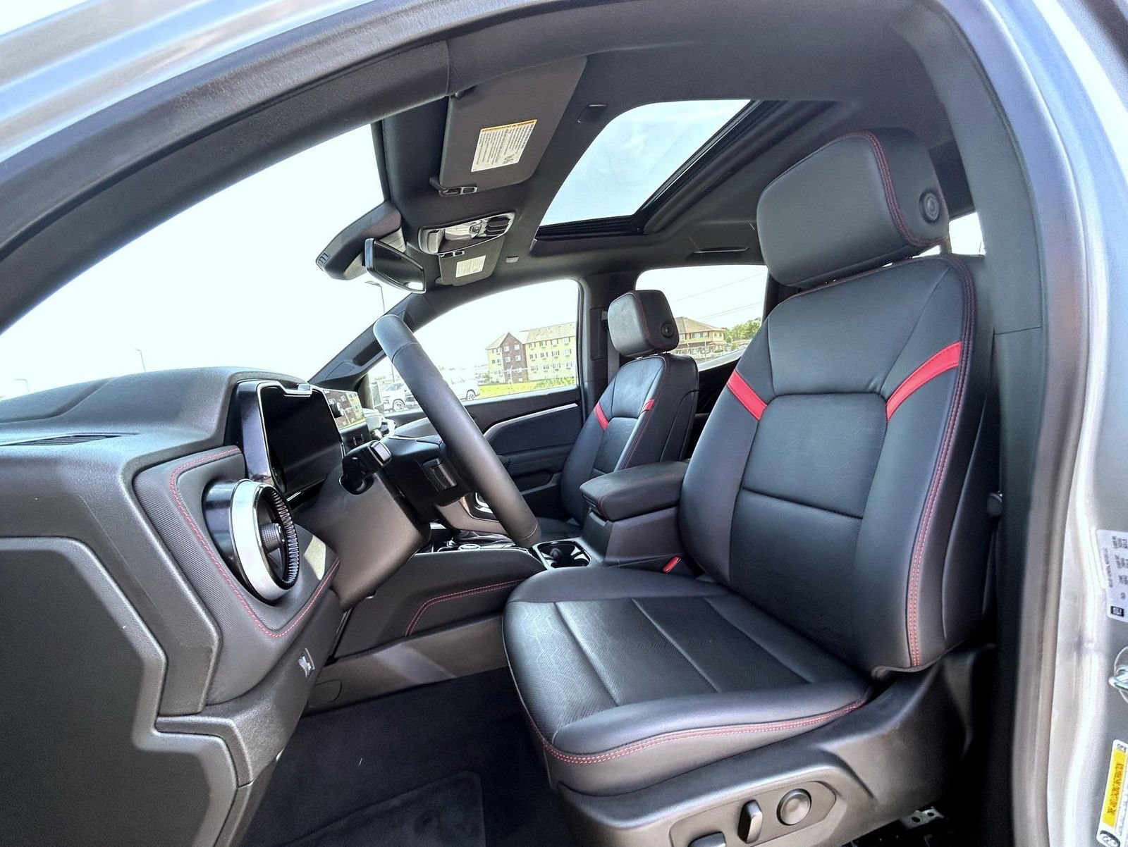 2024 Chevrolet Colorado Z71 - Photo 10