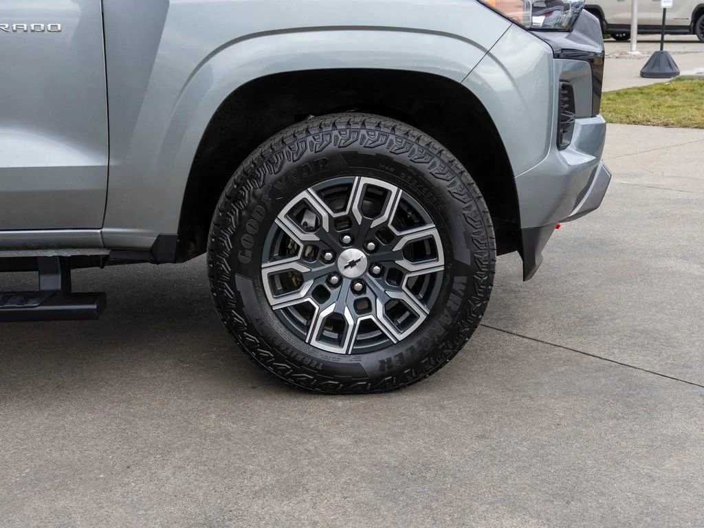 Used 2024 Sterling Gray Metallic Chevrolet Z71 image 33