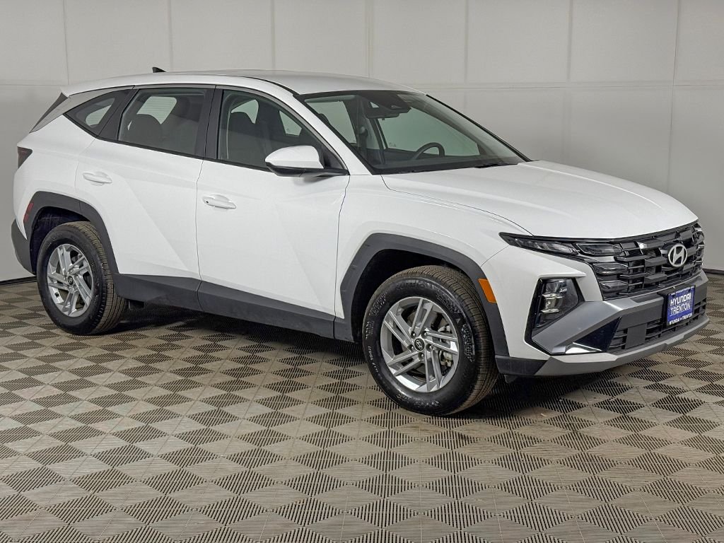 2026 Hyundai Tucson SE - Photo 2