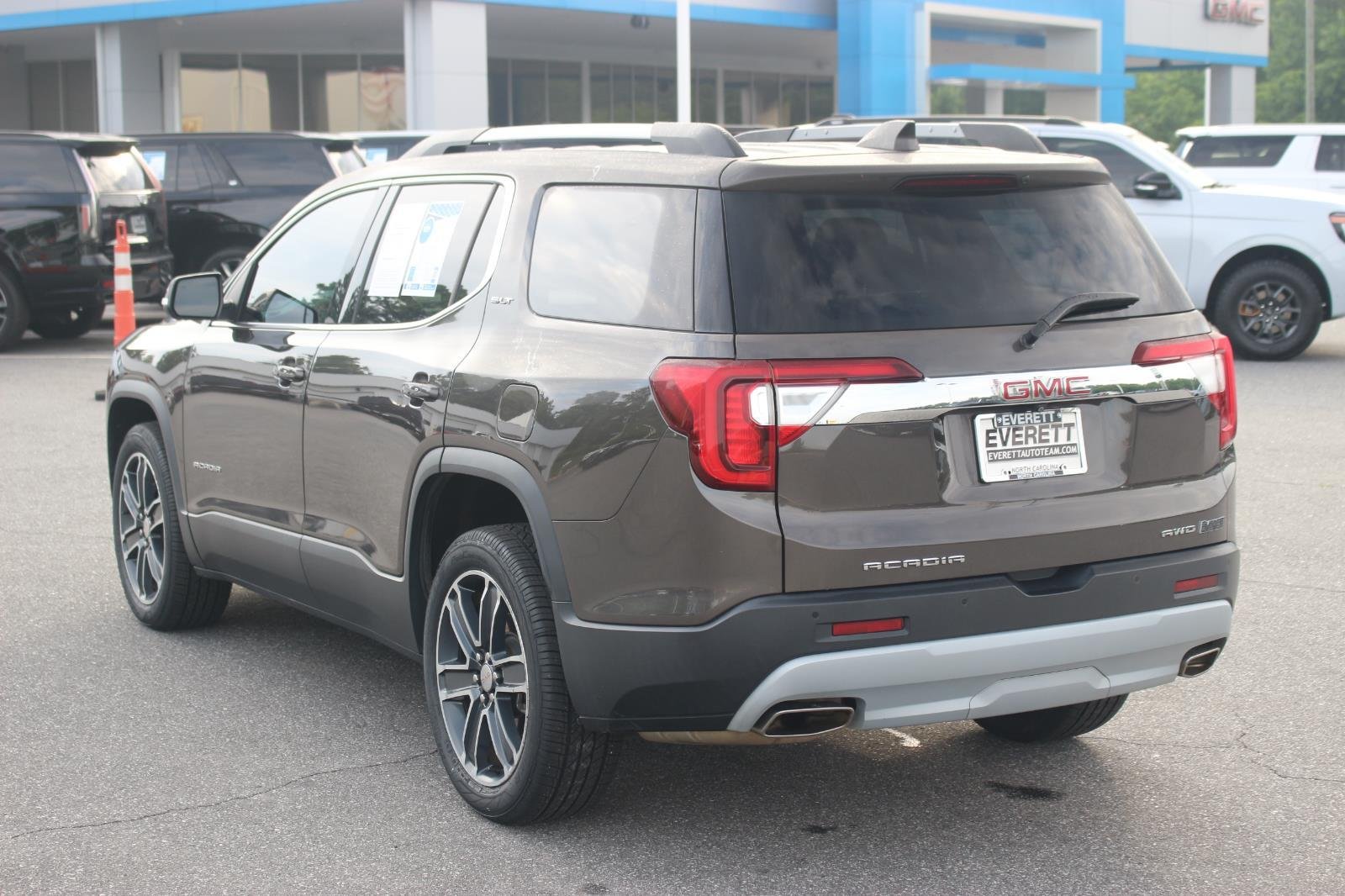 Used 2020 SMOKEY QUARTZ METALLIC GMC SLT image 5