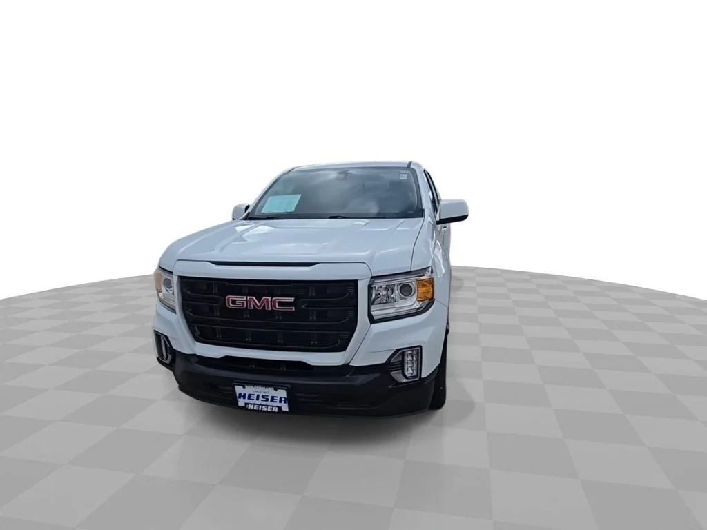 Used 2021 SUMMIT WHITE GMC 4WD Elevation image 3