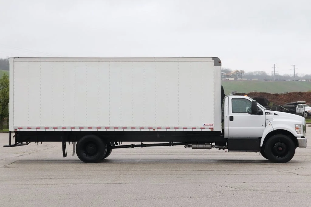 Used 2022 White Ford Base image 9
