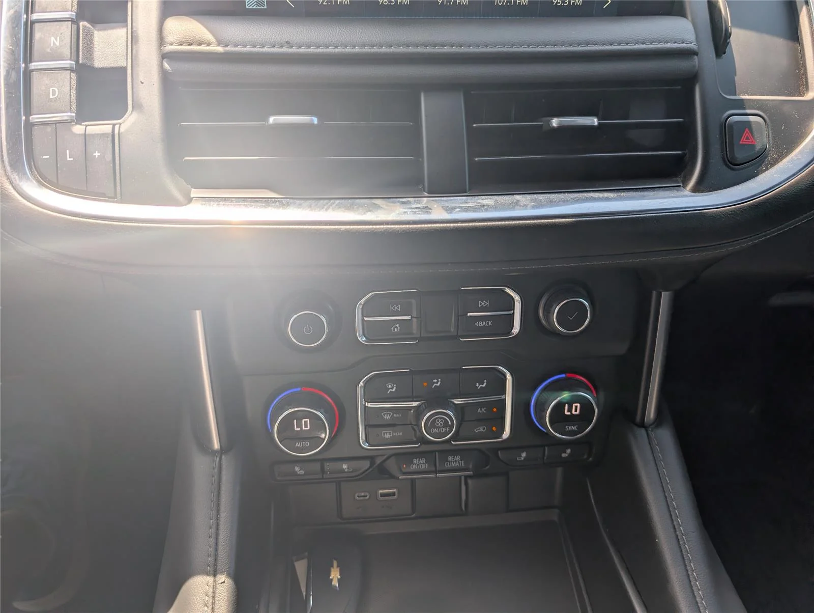 Used 2022 Black Chevrolet Z71 image 15