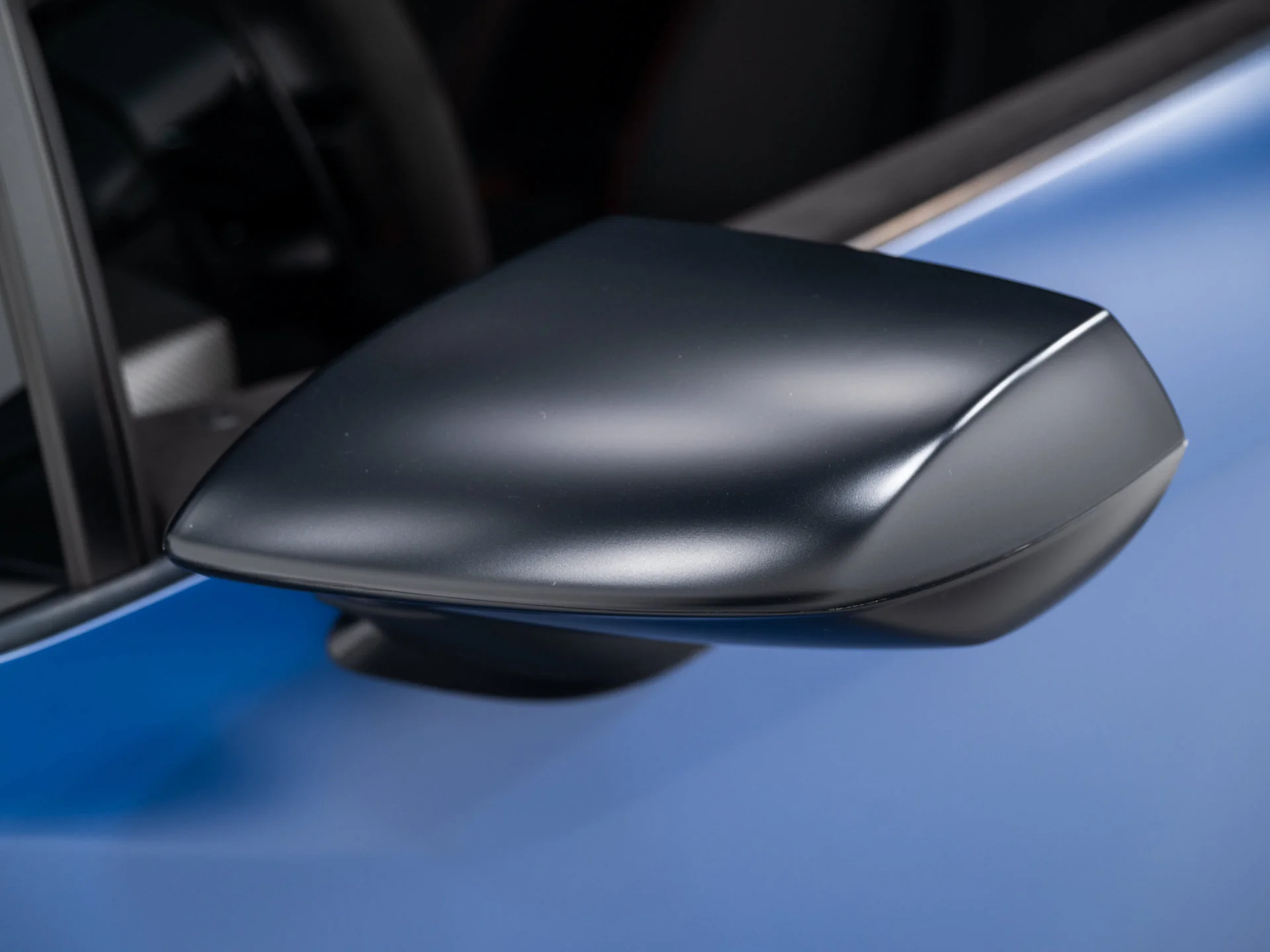 Used 2023 Blu Grifo Matte Lamborghini  image 19