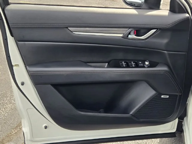 Used 2020 White Mazda Grand Touring image 18