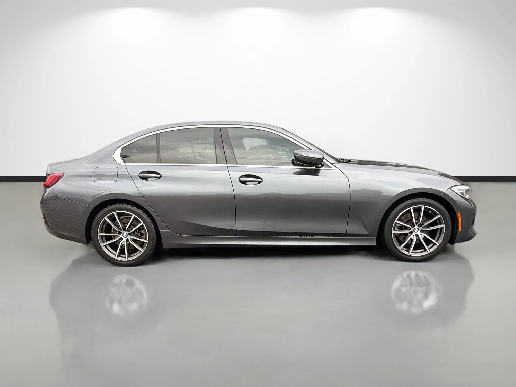 Used 2022 Mineral Grey Metallic BMW 330i image 2