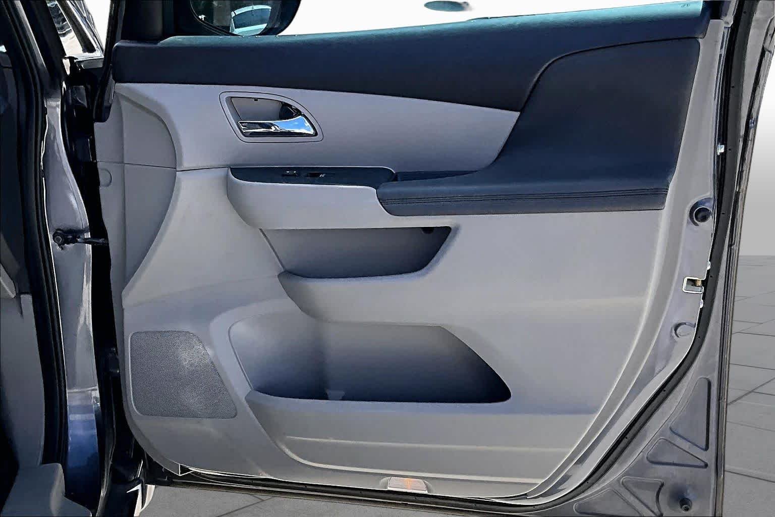 Used 2015 Alabaster Silver Metallic Honda EX image 21