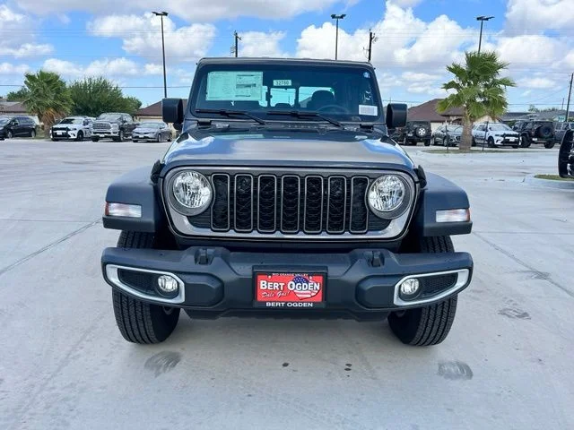 New 2026 Granite Crystal Metallic Clearcoat Jeep Sport image 2