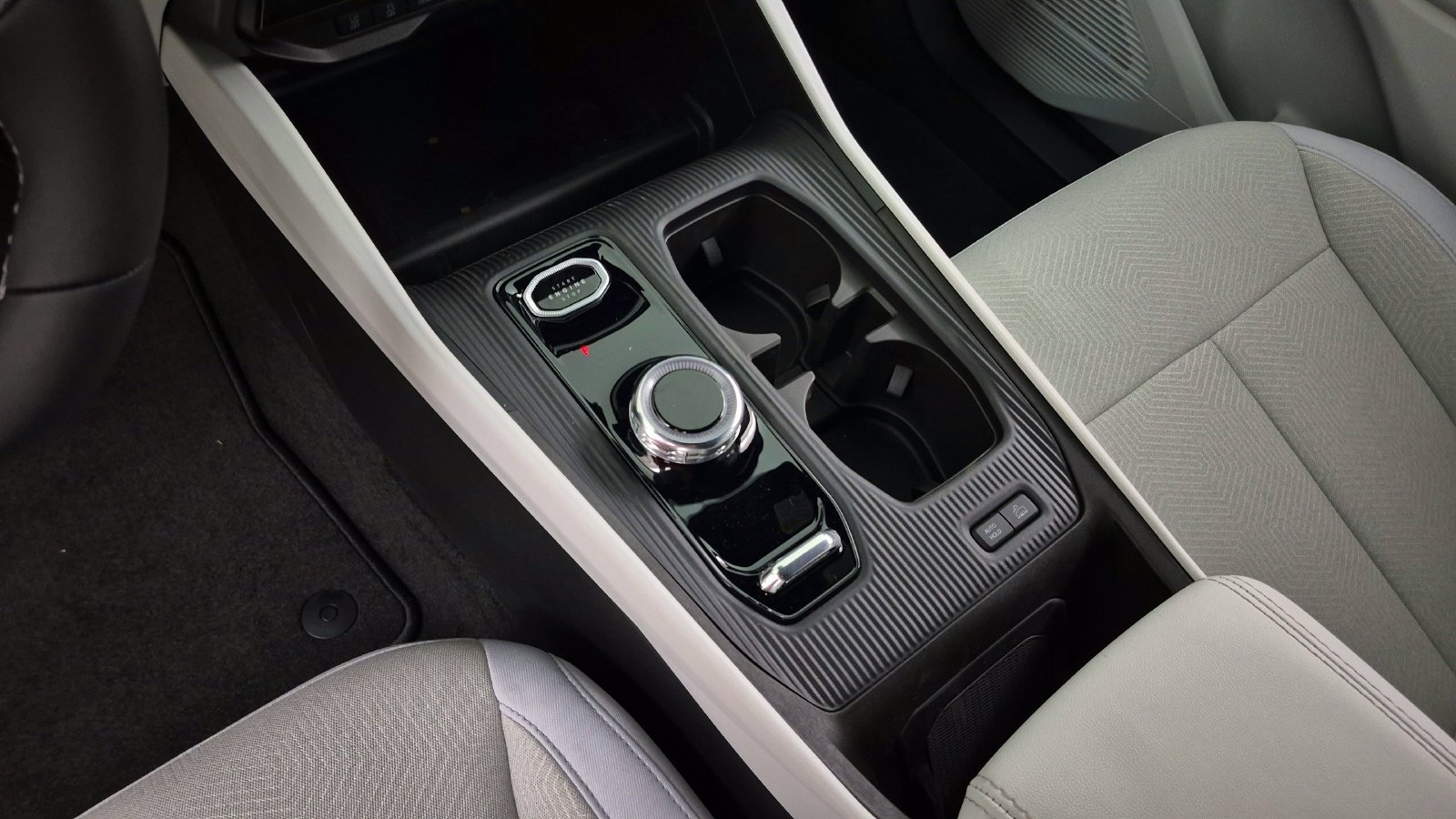 Used 2026 White Jeep Laredo image 13