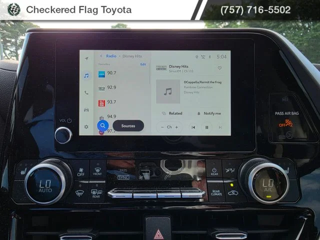 Used 2025 Wind Chill Pearl Toyota XLE image 14