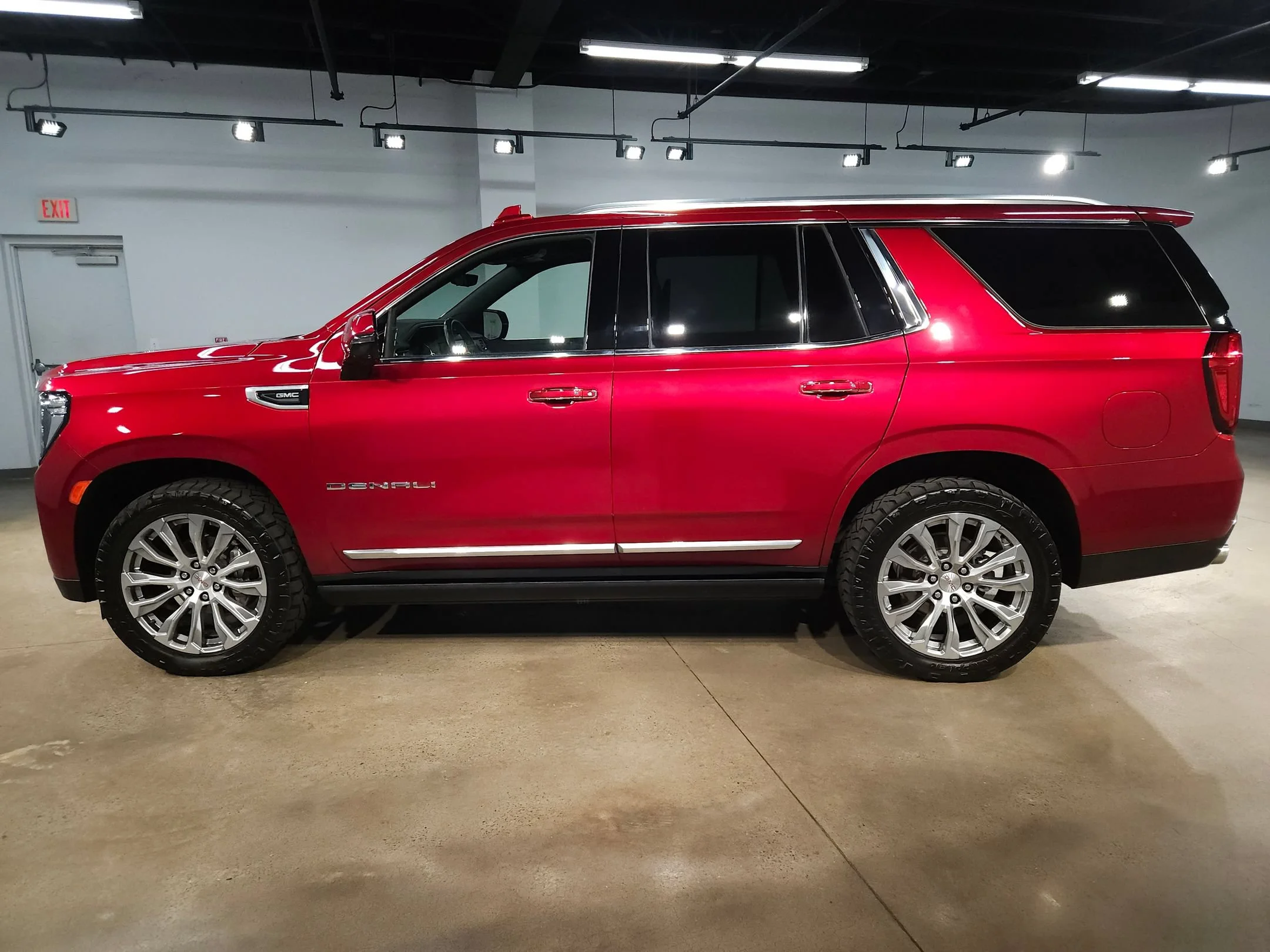 Used 2023 Volcanic Red Tintcoat GMC Denali image 4