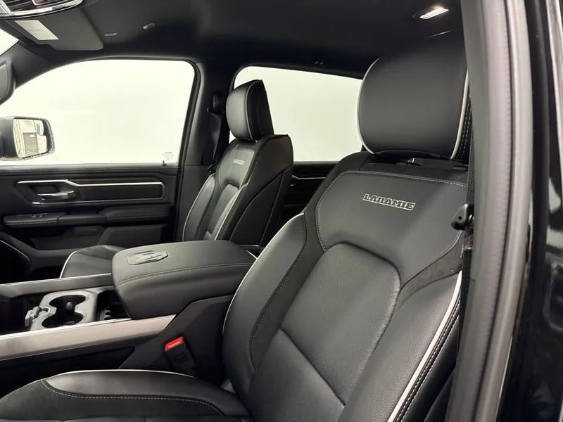 New 2026 Diamond Black Crystal Pearl-Coat Exterior Paint RAM Laramie image 20