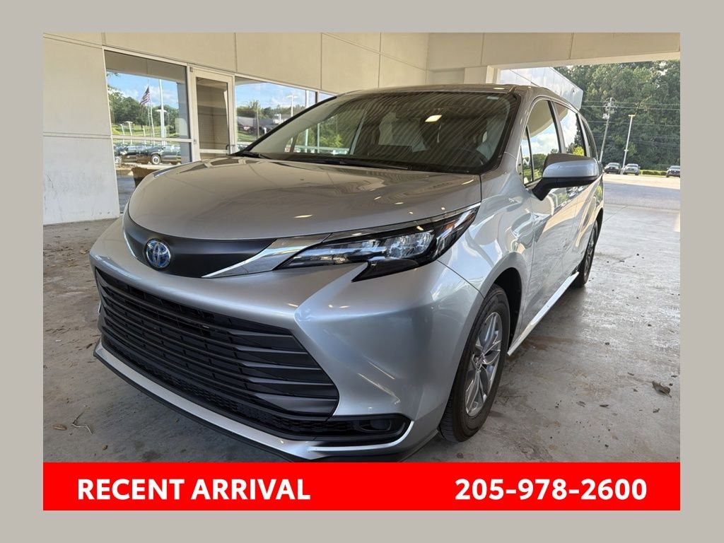 2025 Toyota Sienna LE for sale in Hoover, AL