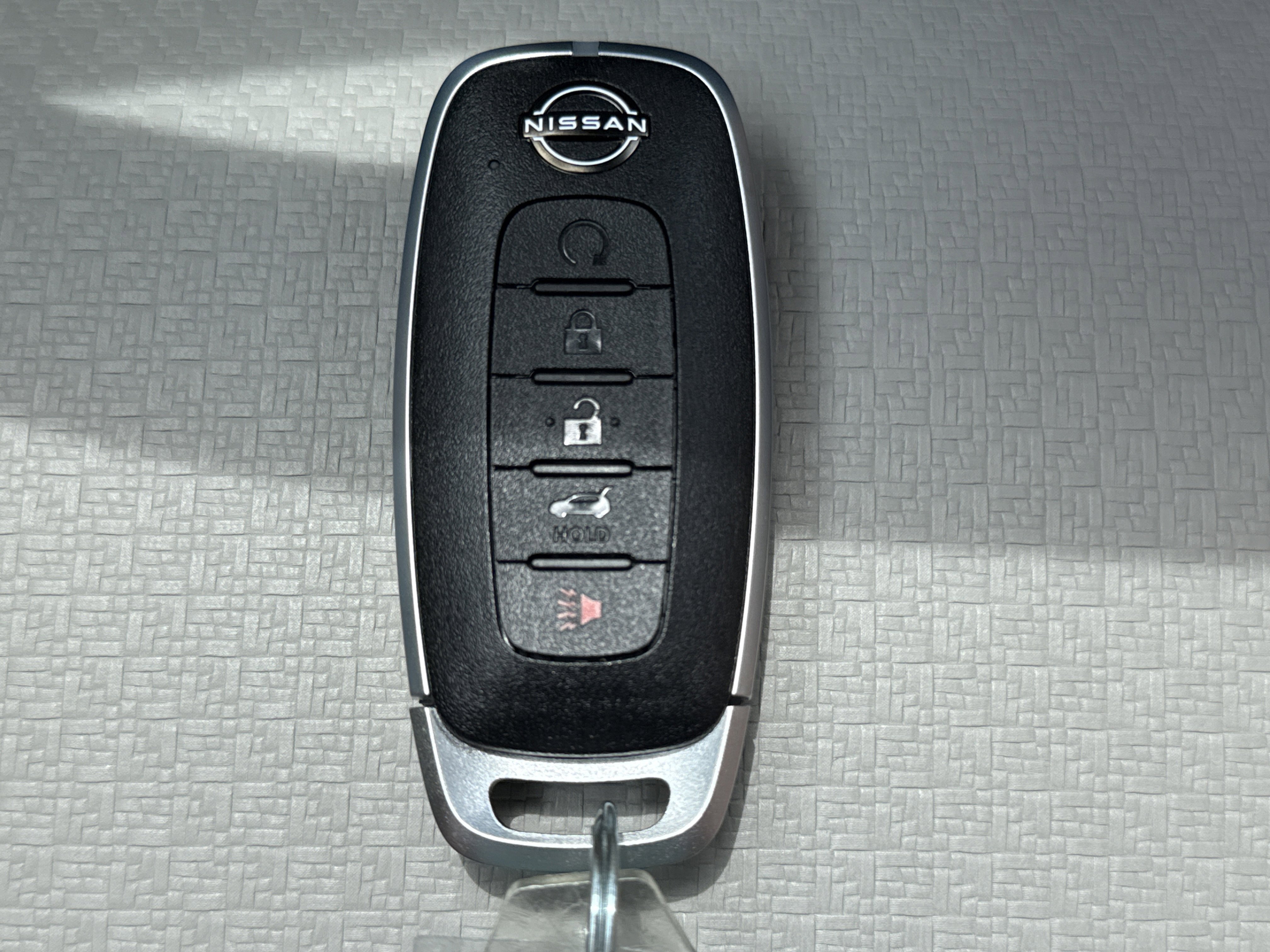 New 2026 Everest White Pearl TriCoat Nissan Dark Armor™ image 22