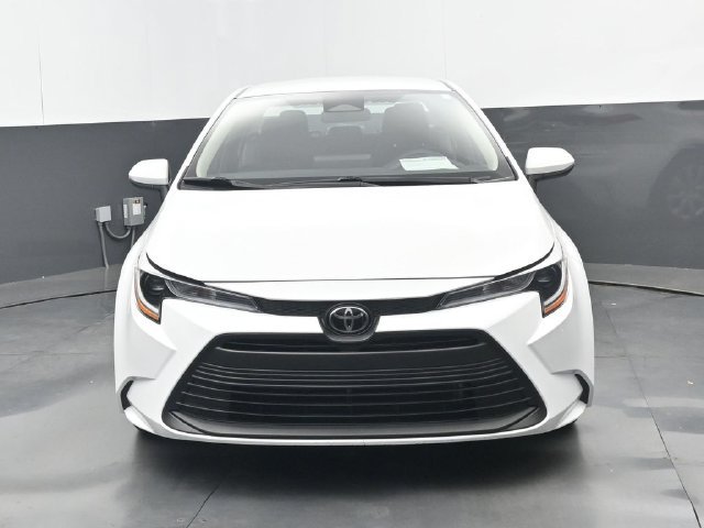 Used 2025 Ice Cap Toyota LE image 20