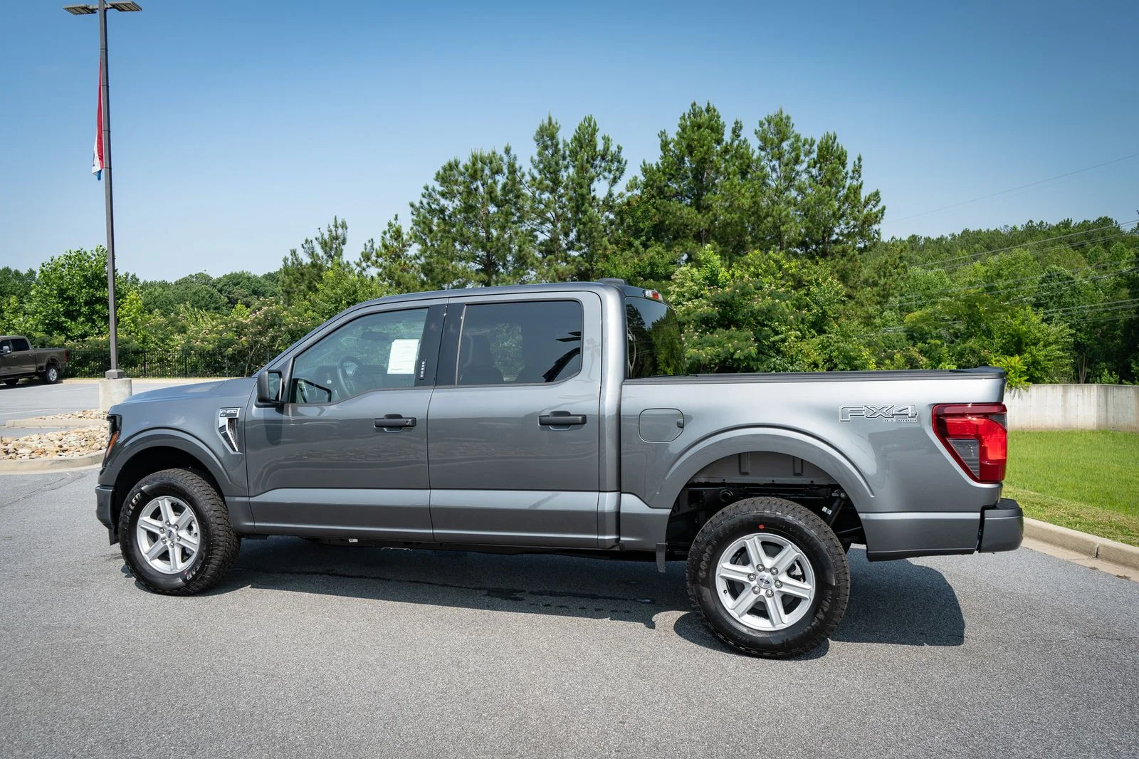 New 2026 Carbonized Gray Metallic Ford XLT image 7