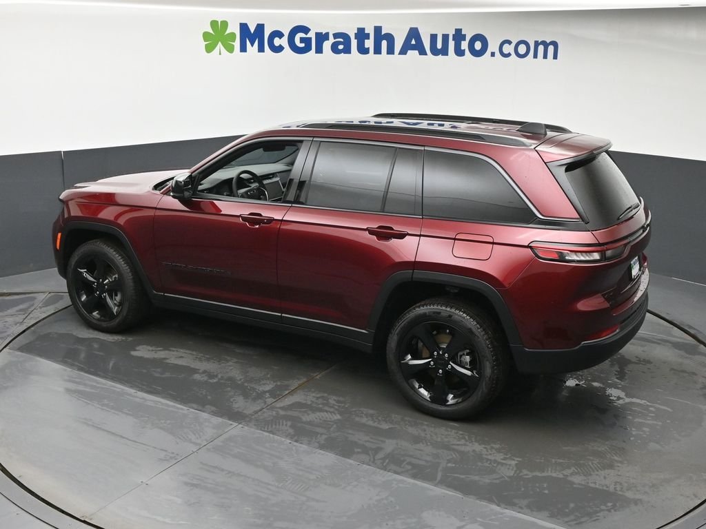 New 2026 Velvet Red Pearl-Coat Exterior Paint Jeep Limited image 25