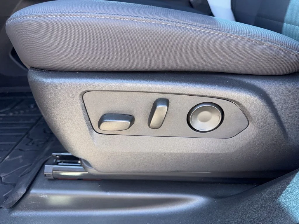 Used 2025 Solar Orange GMC 3X image 10