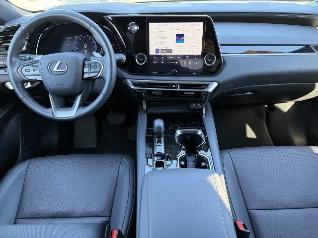 Used 2024  Lexus 350 image 17