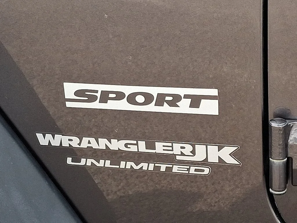 Used 2018 Gray Jeep Sport S 4x4 image 65