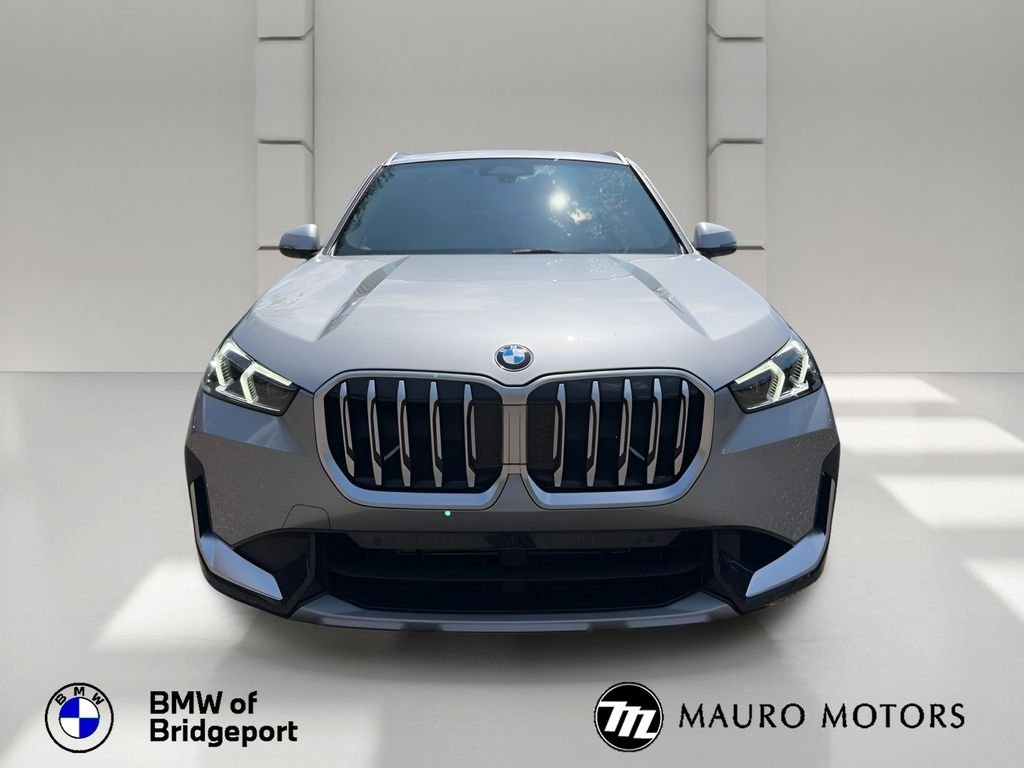 Used 2024 Silver BMW xDrive28i image 9