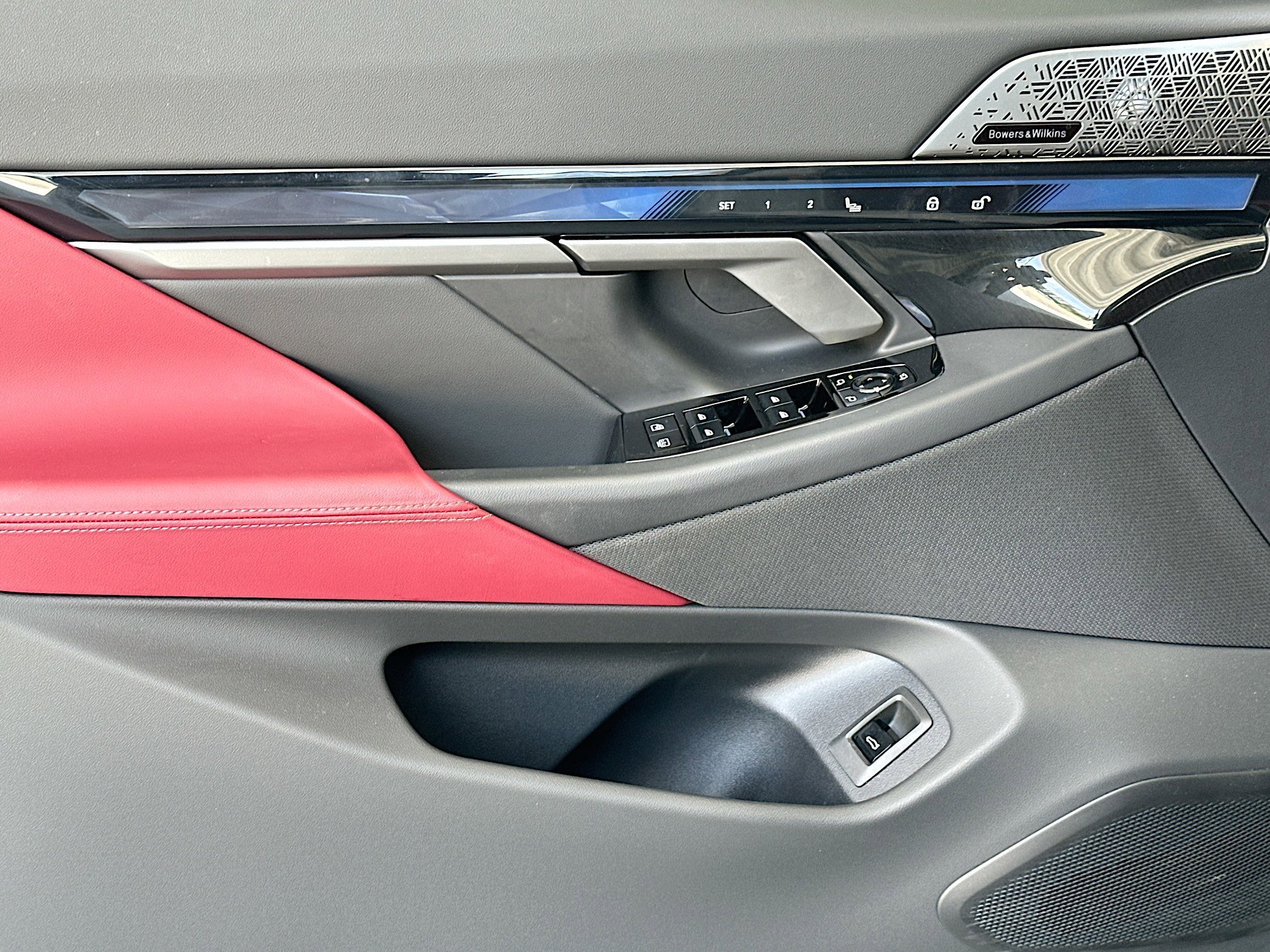 Used 2025 Brooklyn Grey Metallic BMW M60 image 16