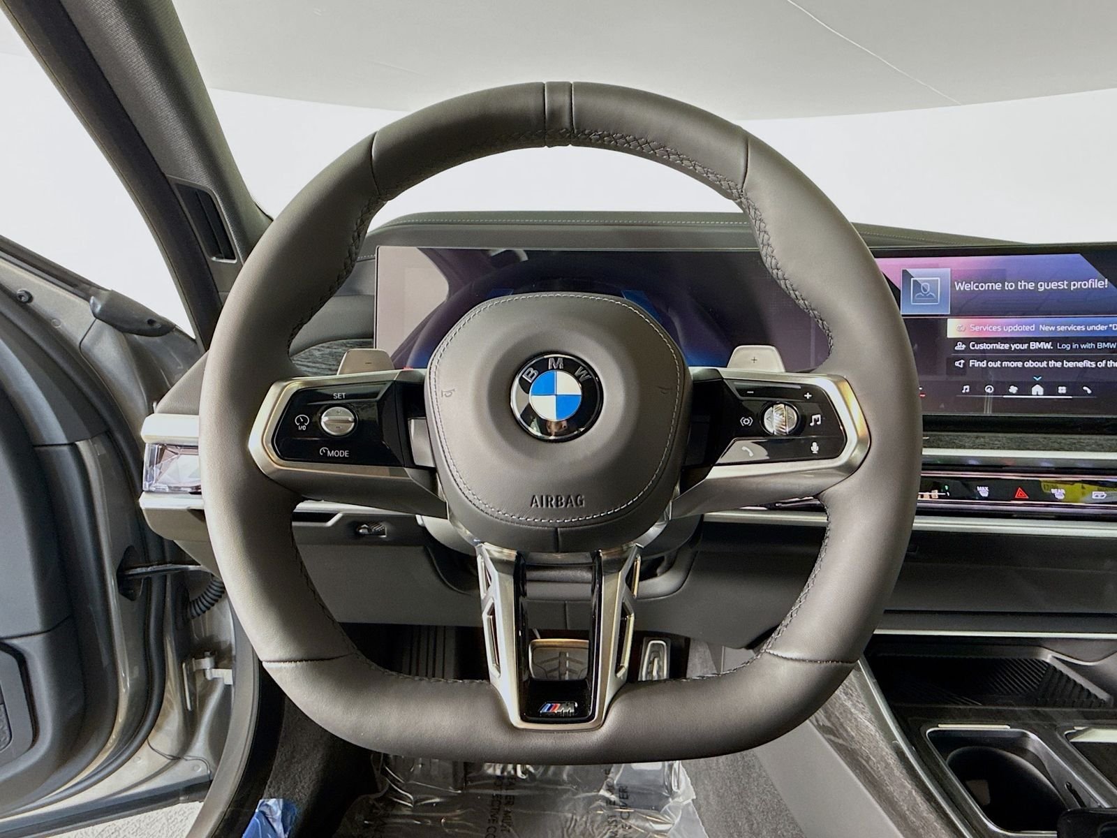 New 2026 Oxide Grey Metallic BMW 760i xDrive image 11