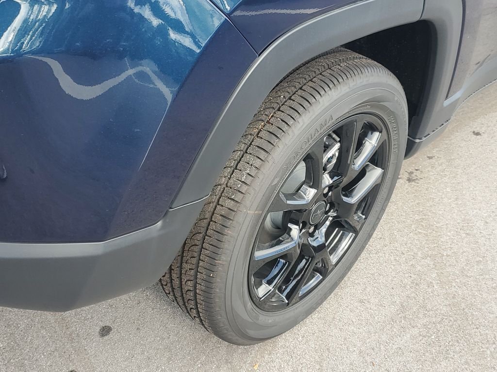 New 2026 Fathom Blue Pearl-Coat Exterior Paint Jeep Latitude image 5