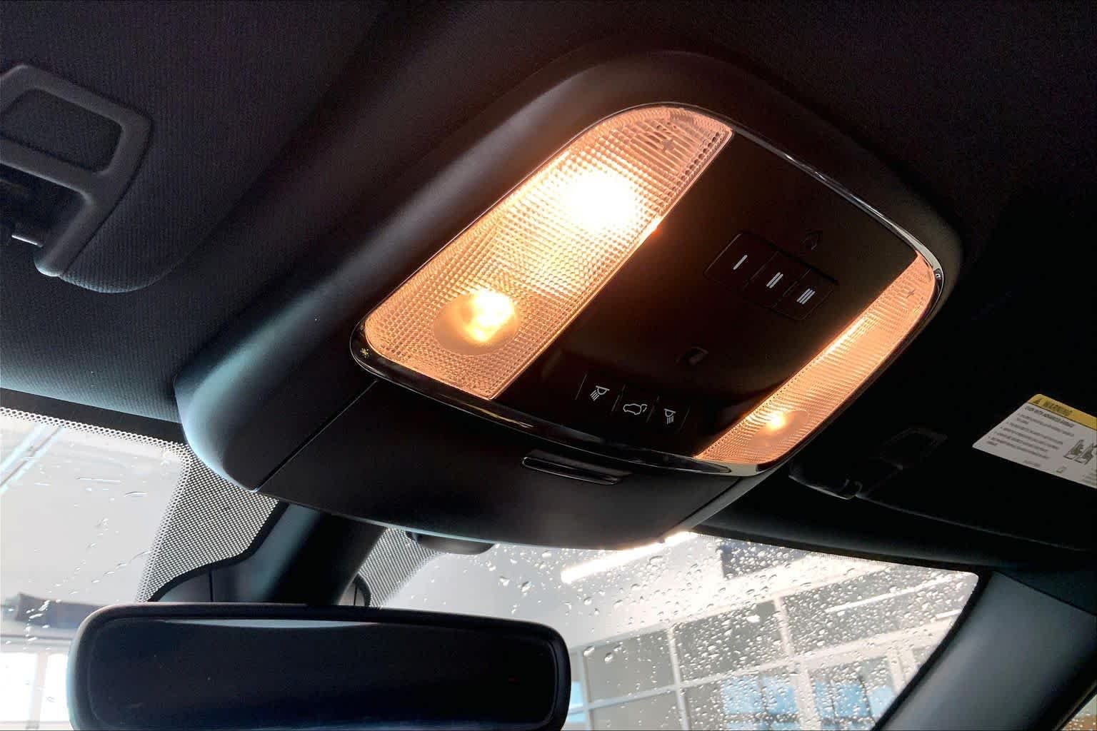 Used 2018 Bright White Clearcoat Jeep Altitude image 27