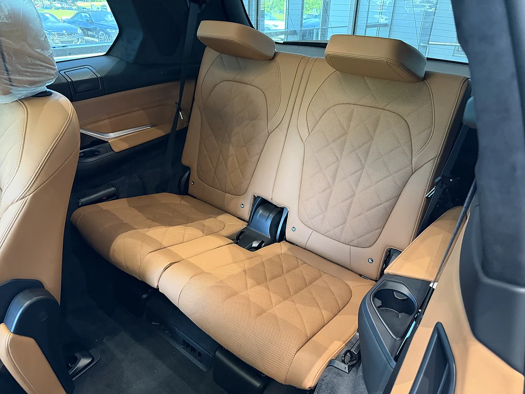 New 2027 Black Sapphire Metallic BMW xDrive40i image 14