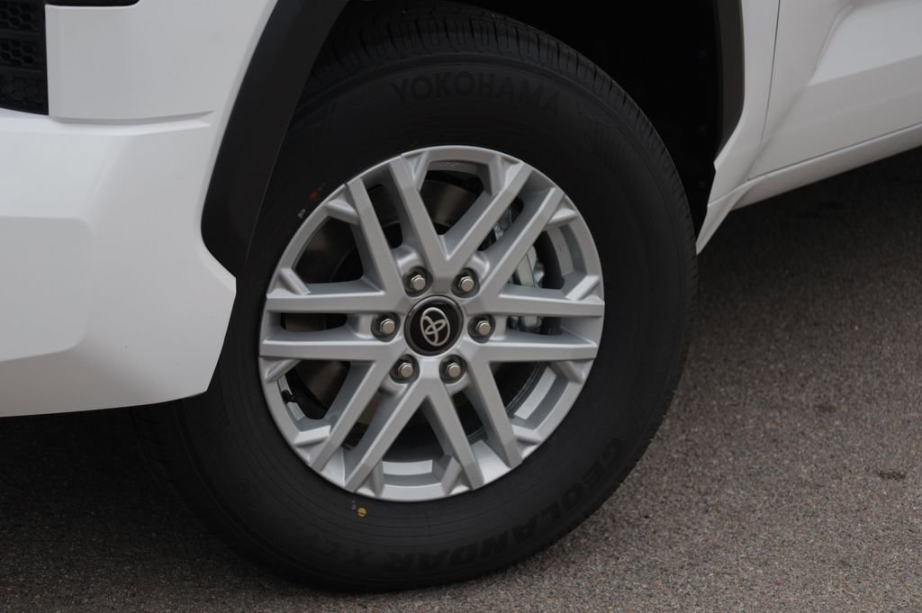 2026 Toyota Tundra SR5 - Photo 17