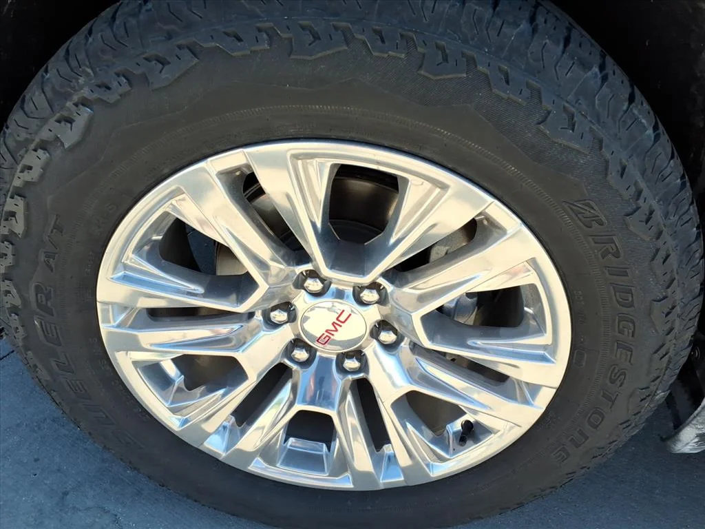 Used 2024 Black GMC Denali image 6