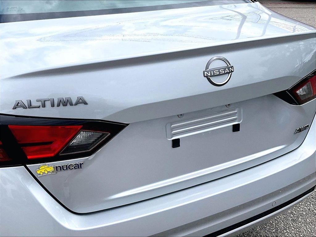 Used 2024 Silver Nissan 2.5 SV image 27