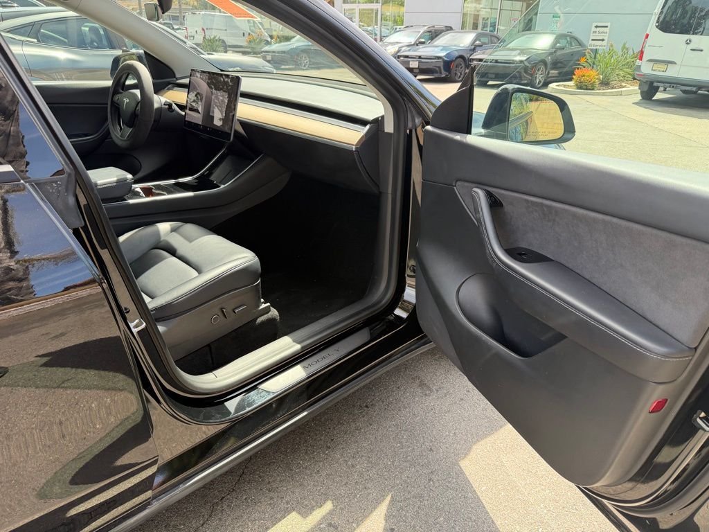 Used 2021 Black Tesla Long Range image 15