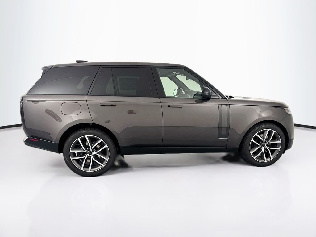 New 2026 Charente Grey Land Rover SE image 4