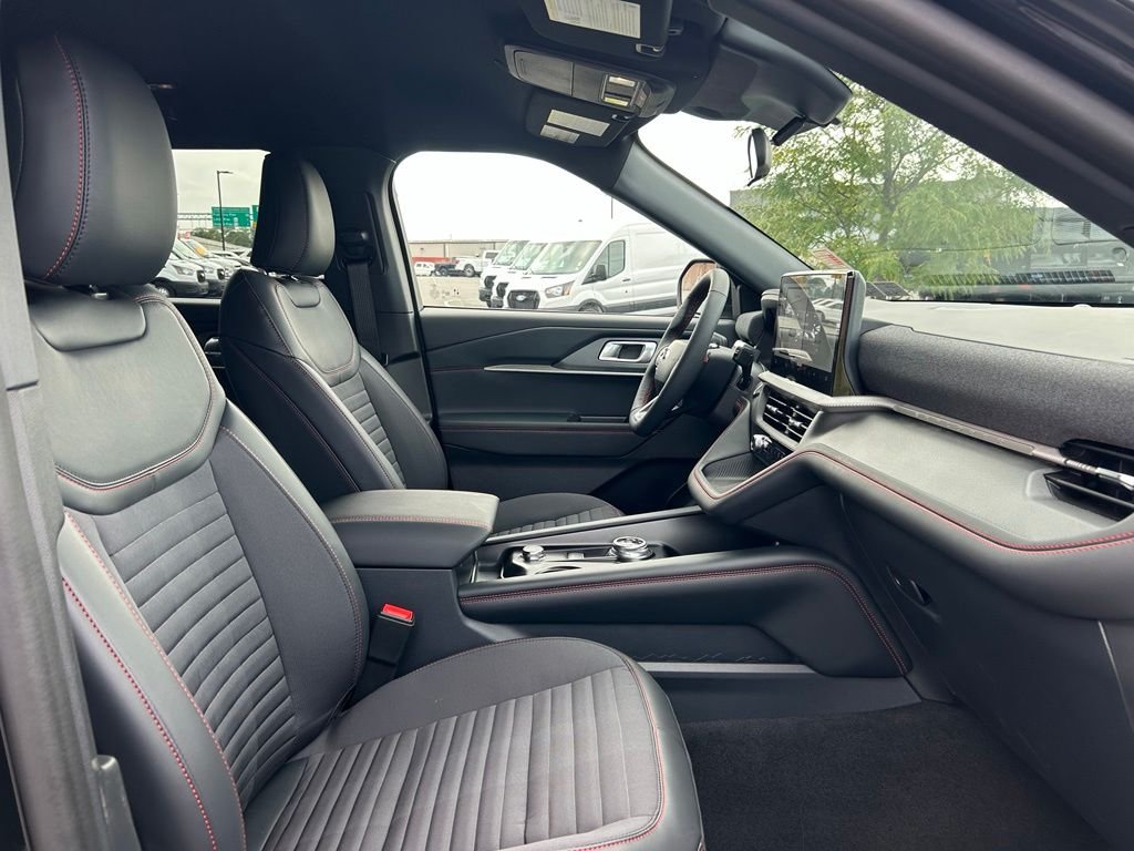 New 2027 Agate Black Metallic Ford ST-Line image 33