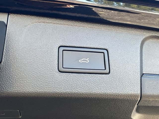 New 2026 Black Volkswagen 2.0T SE w/Technology image 20