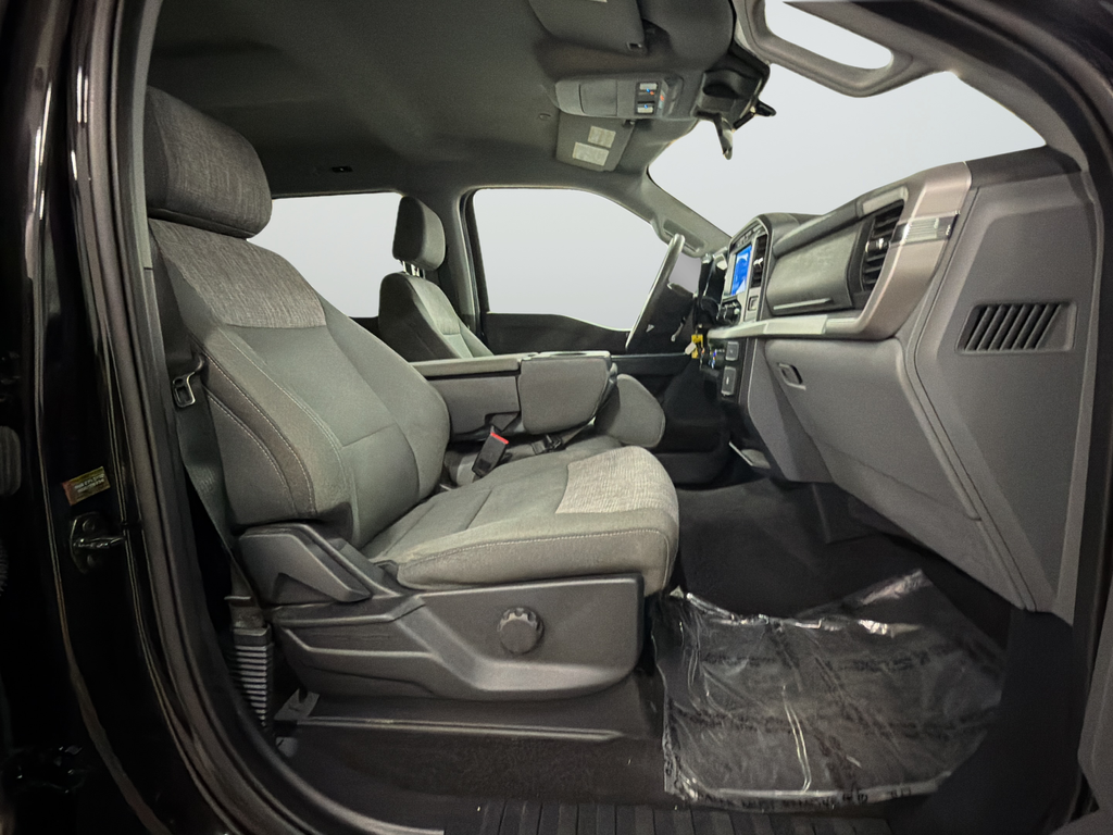 Used 2023 Black Ford XLT image 26