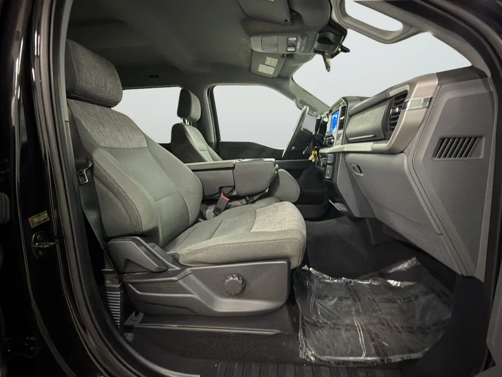 Used 2023 Black Ford XLT image 26