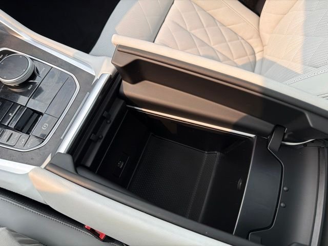 Used 2026 Green BMW M60i image 24