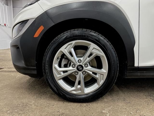Used 2023 White Hyundai SEL image 17
