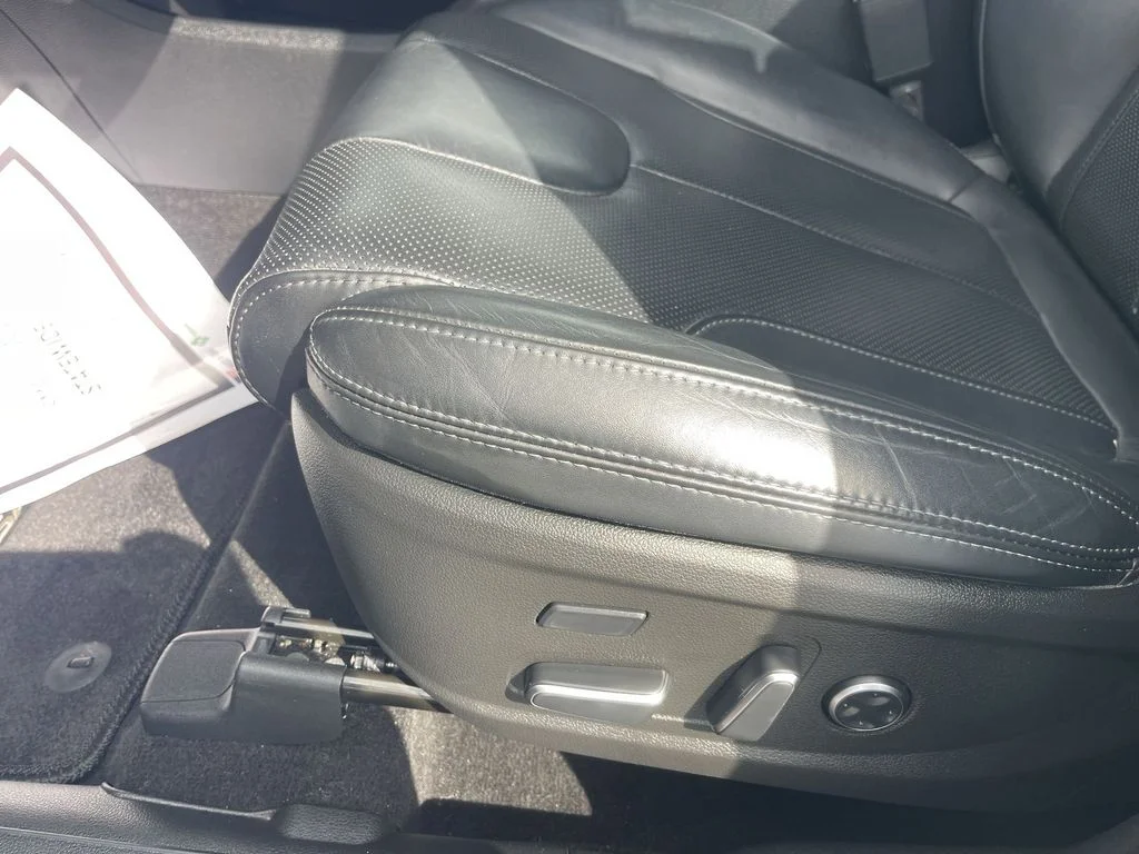 Used 2023 Black Hyundai Calligraphy image 18