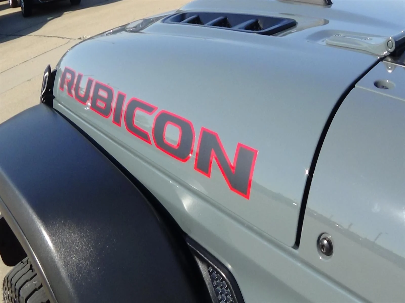 Used 2024 Anvil Clear Coat (pds) Jeep Rubicon image 14