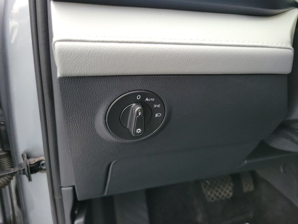 Certified Used 2024  Volkswagen 1.5T SE image 15