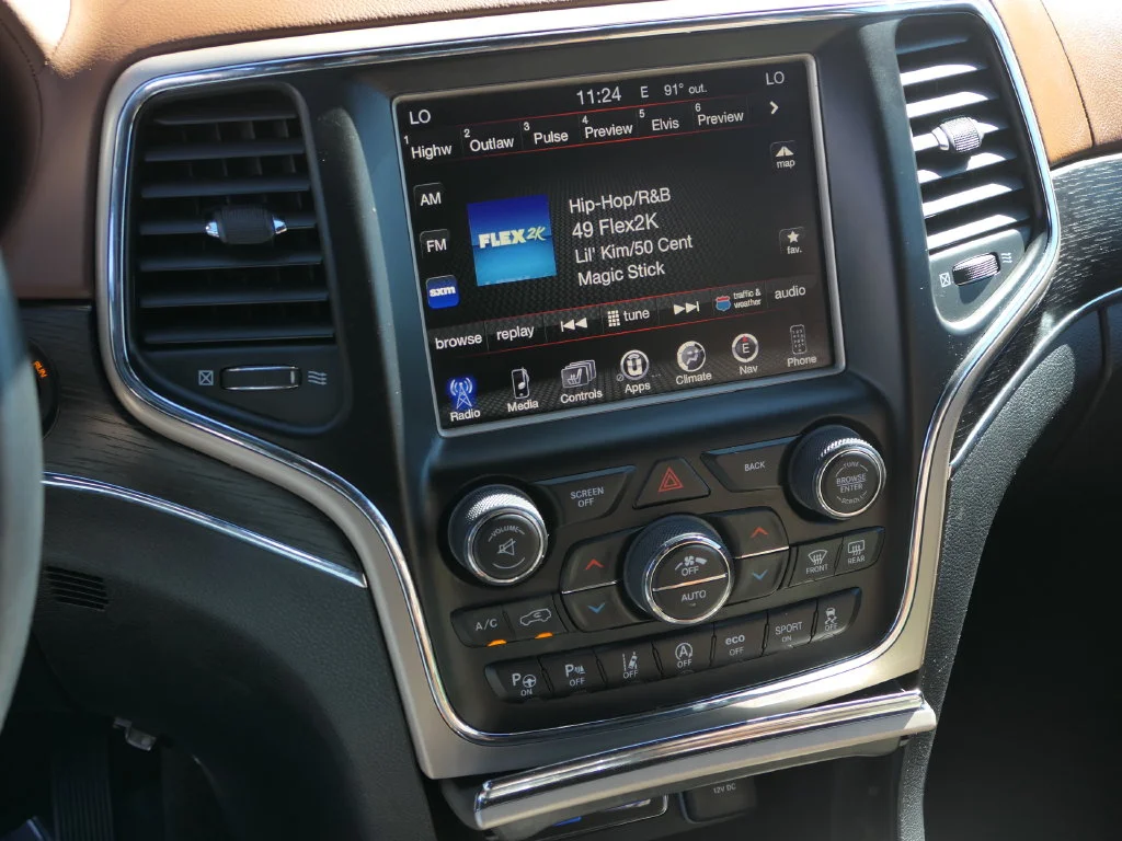 Certified Used 2017 Velvet Jeep Summit image 18