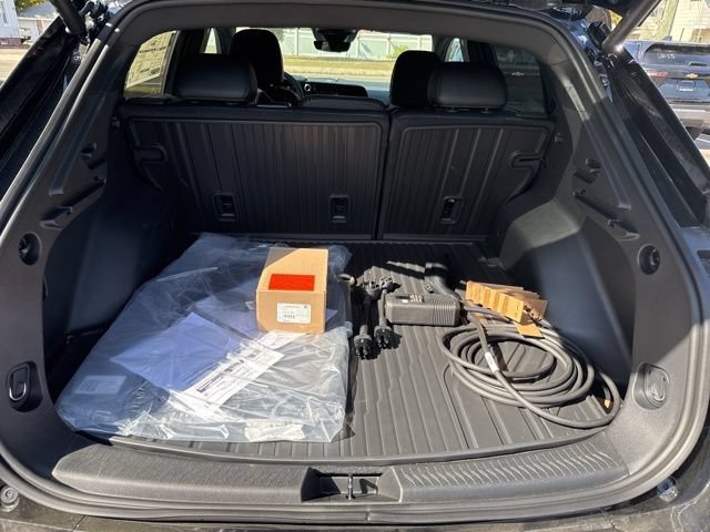 2025 Chevrolet Equinox EV LT - Photo 9