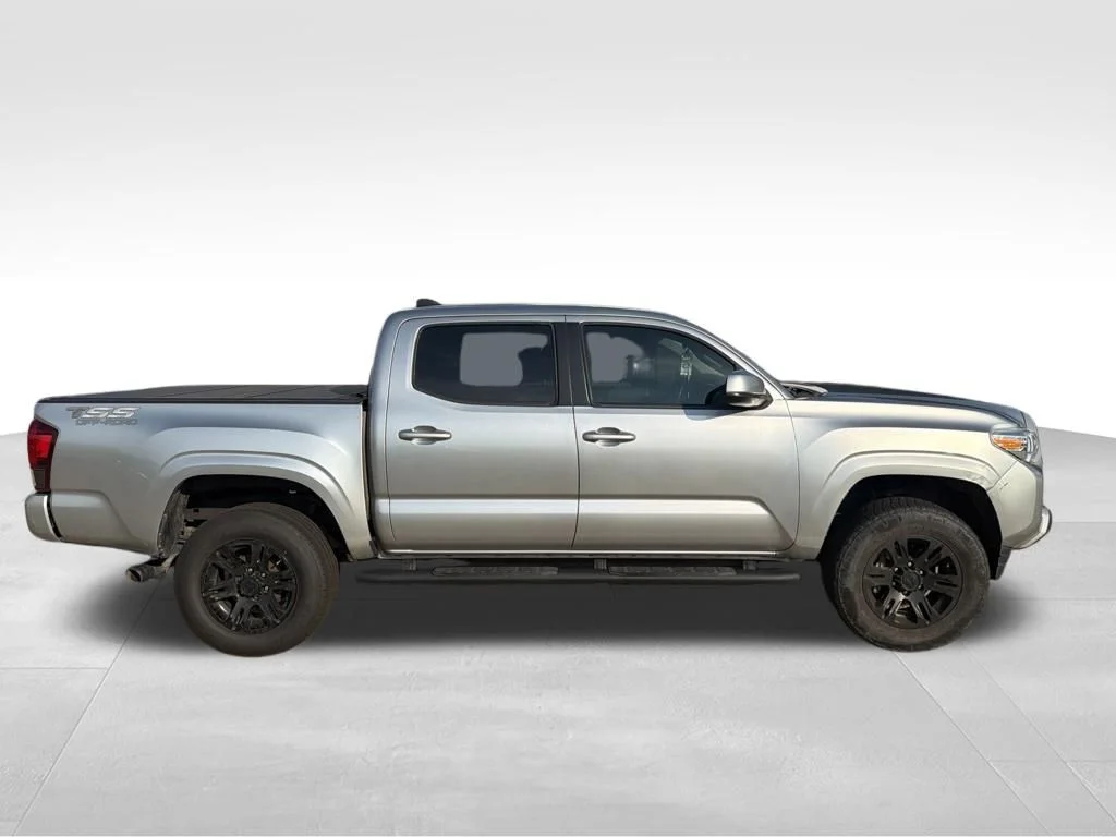 Used 2022 Silver Toyota SR image 10
