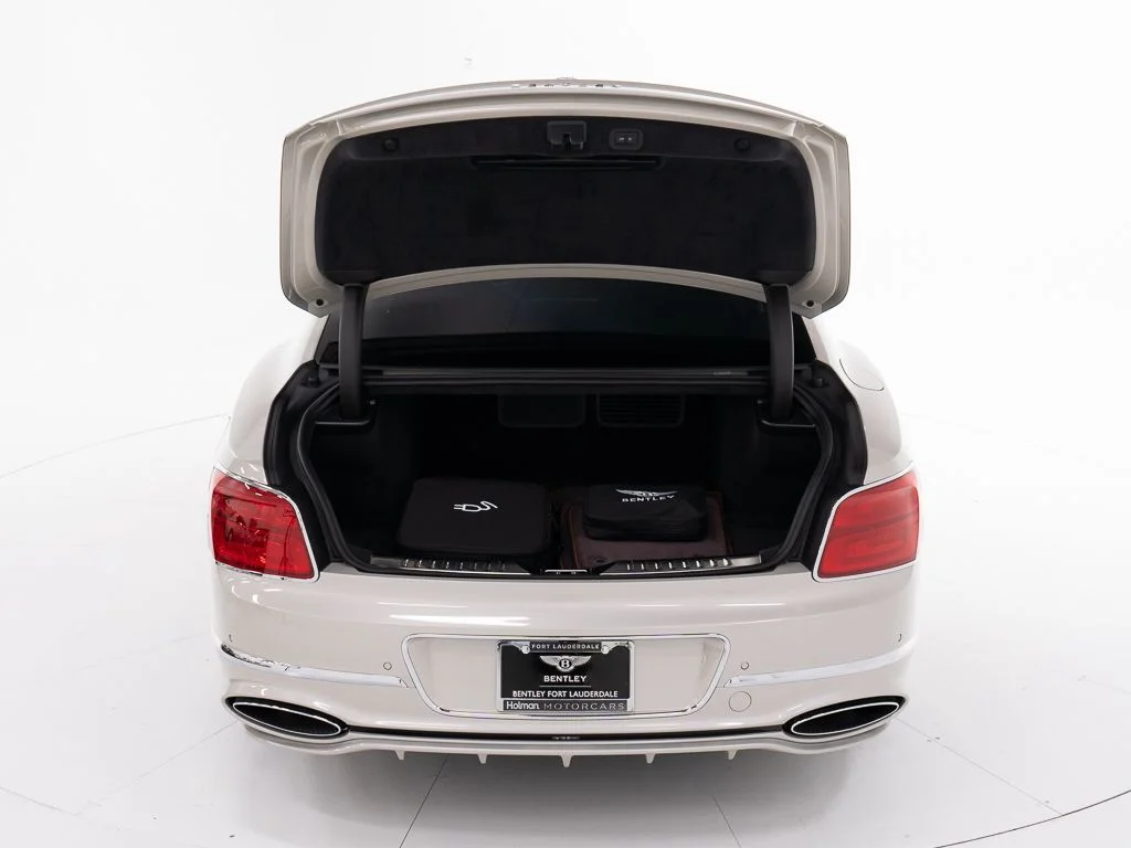 Used 2025 White Sand - by Mulliner Bentley Mulliner image 47