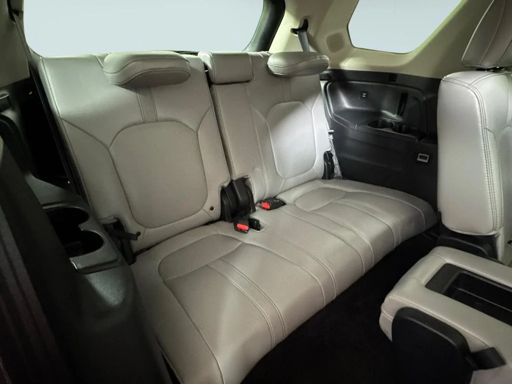 Certified Used 2024 Silver Honda Touring image 16